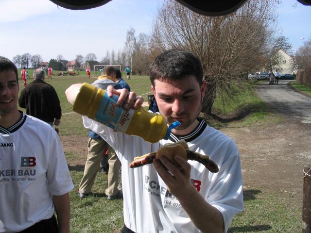 Abwehrmann Ammer stärkt sich für das nächste  Spiel