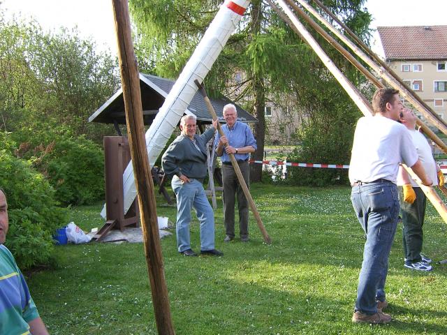 Maibaumsetzen05